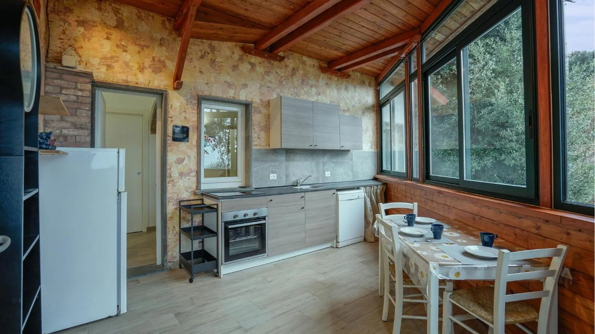 Lovely Apartment In Capezzano Monte With Wifi Vitoio